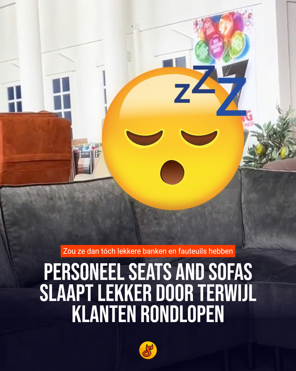 Personeel Seats and Sofas slaapt lekker door terwijl klanten rondlopen