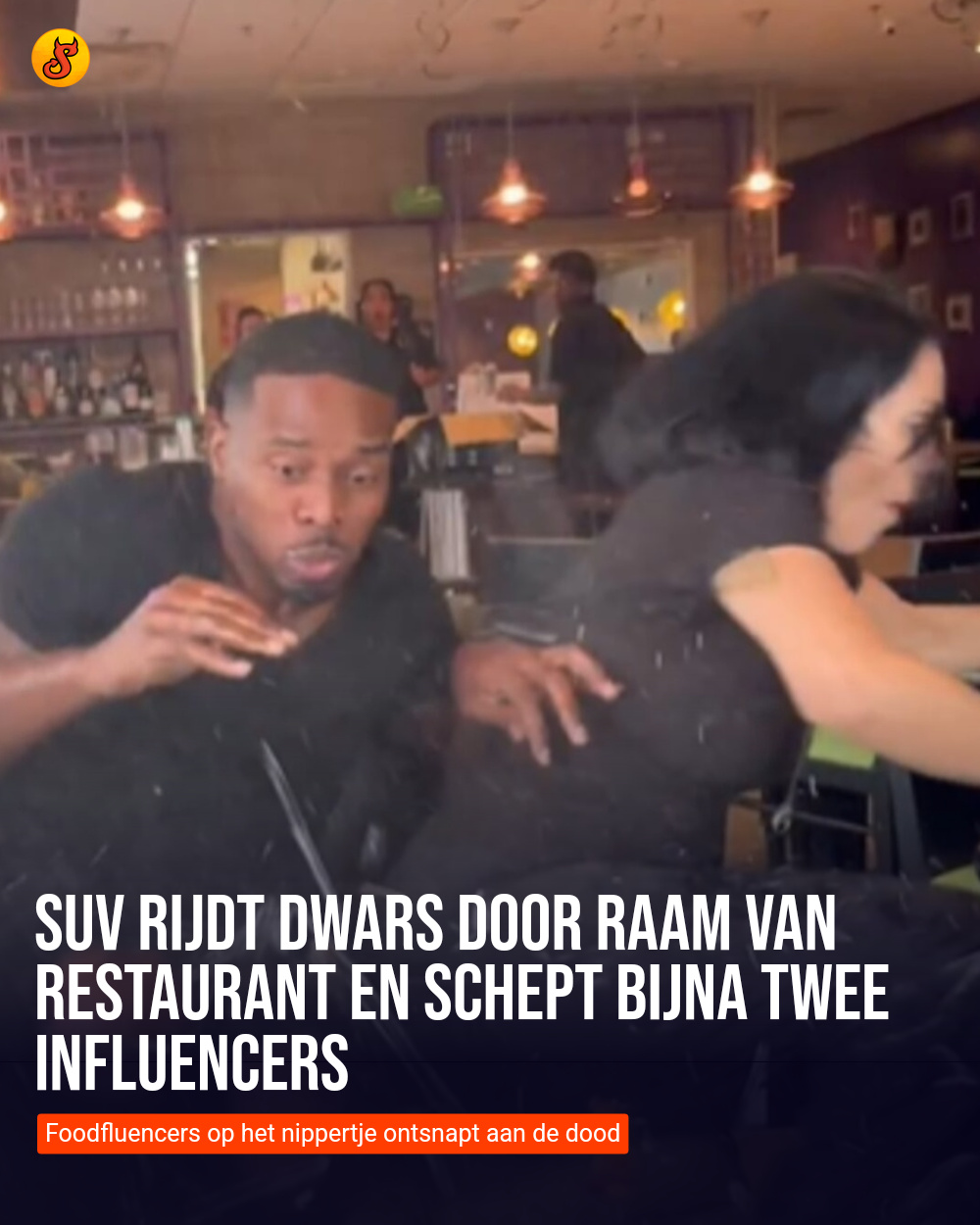 SUV rijdt dwars door raam van restaurant en schept bijna twee influencers