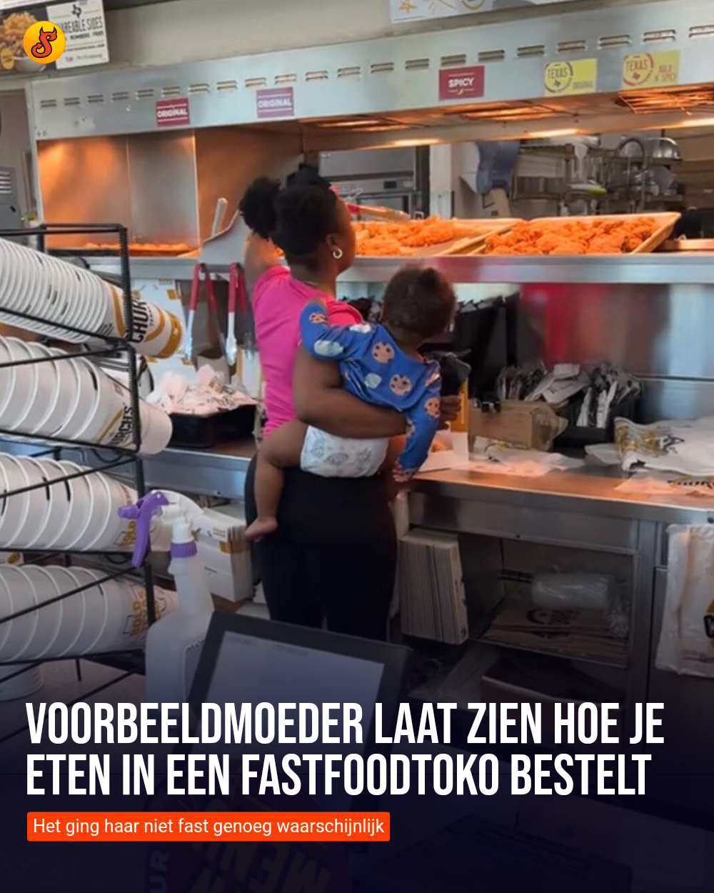 Voorbeeldmoeder laat zien hoe je eten in een fastfoodtoko bestelt