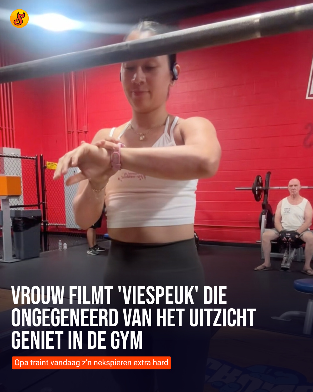 Vrouw filmt 'viespeuk' die ongegeneerd van het uitzicht geniet in de gym