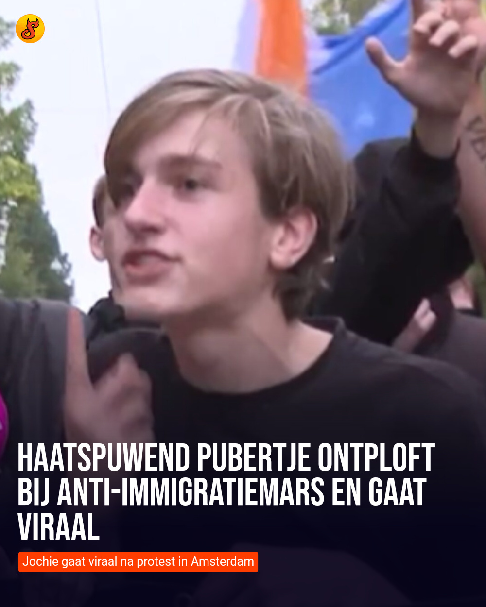 Haatspuwend pubertje ontploft bij anti-immigratiemars en gaat viraal