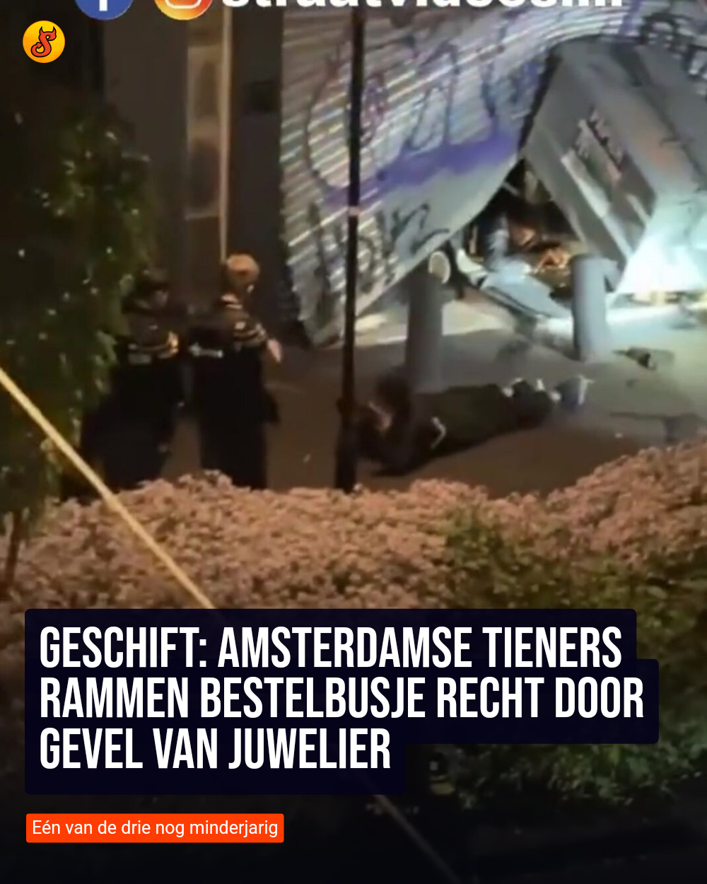 Geschift: Amsterdamse tieners rammen bestelbusje recht door gevel van juwelier