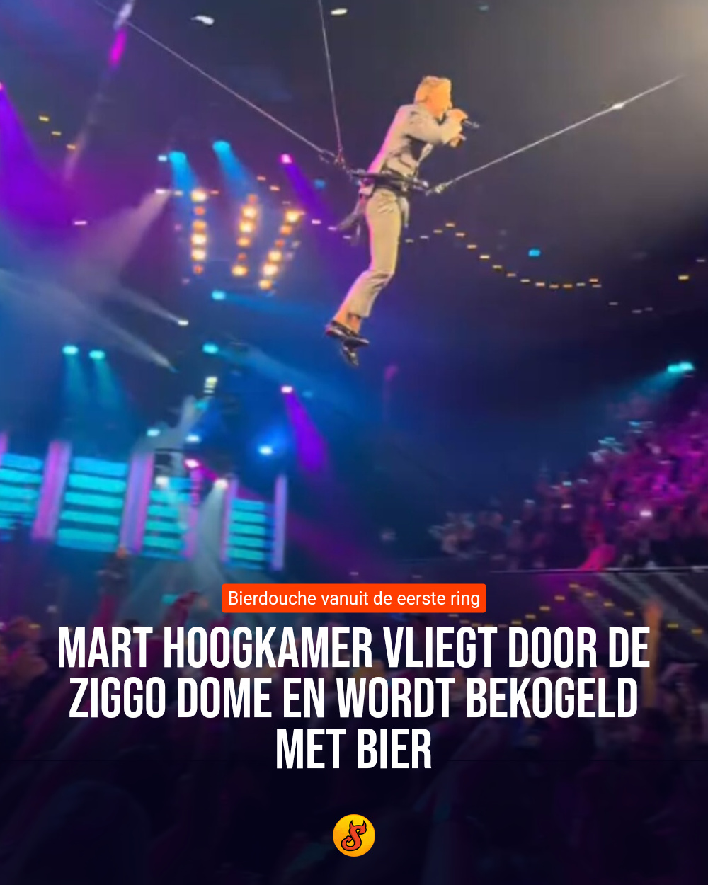Mart Hoogkamer vliegt door de Ziggo Dome en wordt bekogeld met bier