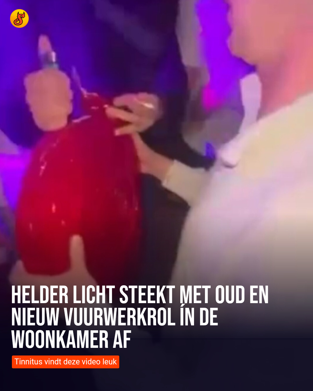Helder licht steekt met oud en nieuw vuurwerkrol ín de woonkamer af