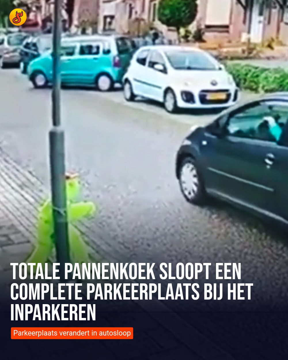 Totale pannenkoek sloopt een complete parkeerplaats bij het inparkeren