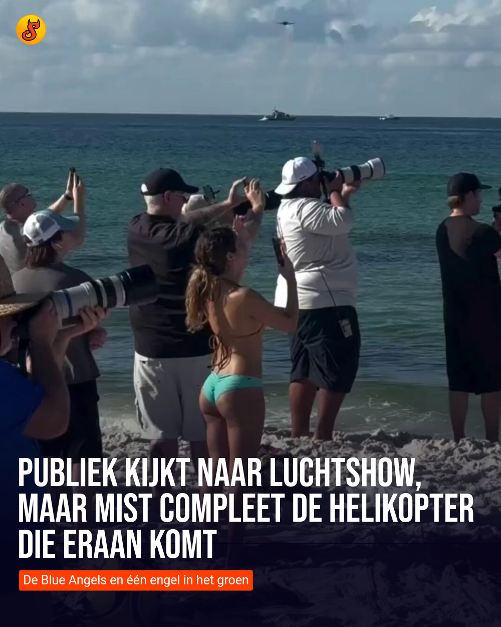 Publiek kijkt naar luchtshow, maar mist compleet de helikopter die eraan komt