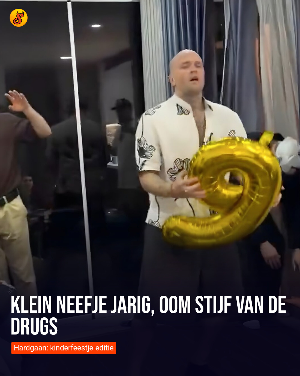 Klein neefje jarig, oom stijf van de drugs