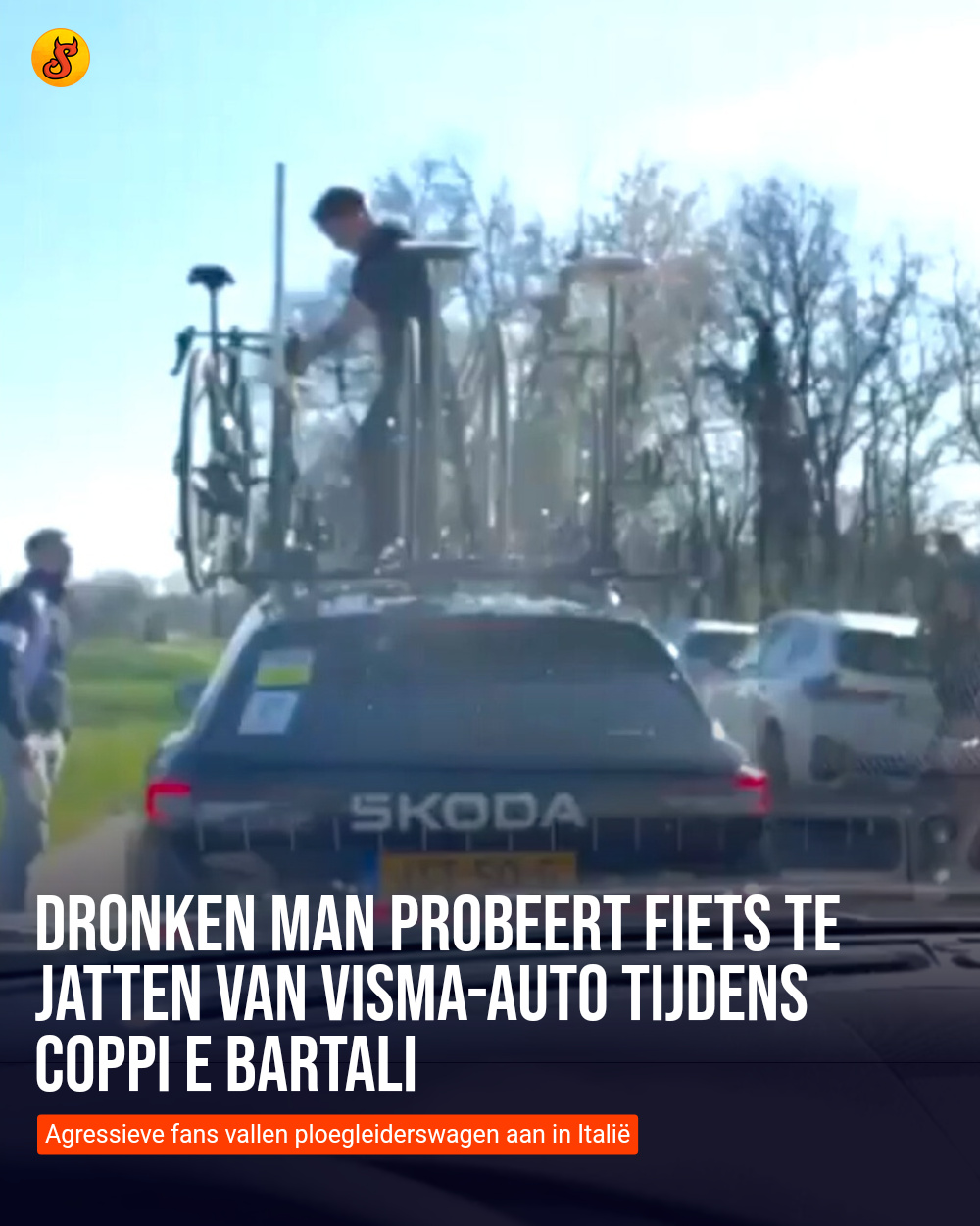 Dronken man probeert fiets te jatten van Visma-auto tijdens Coppi e Bartali