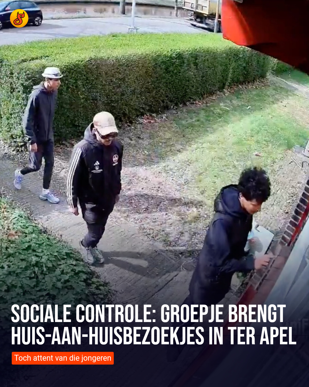 Sociale controle: Groepje brengt huis-aan-huisbezoekjes in Ter Apel