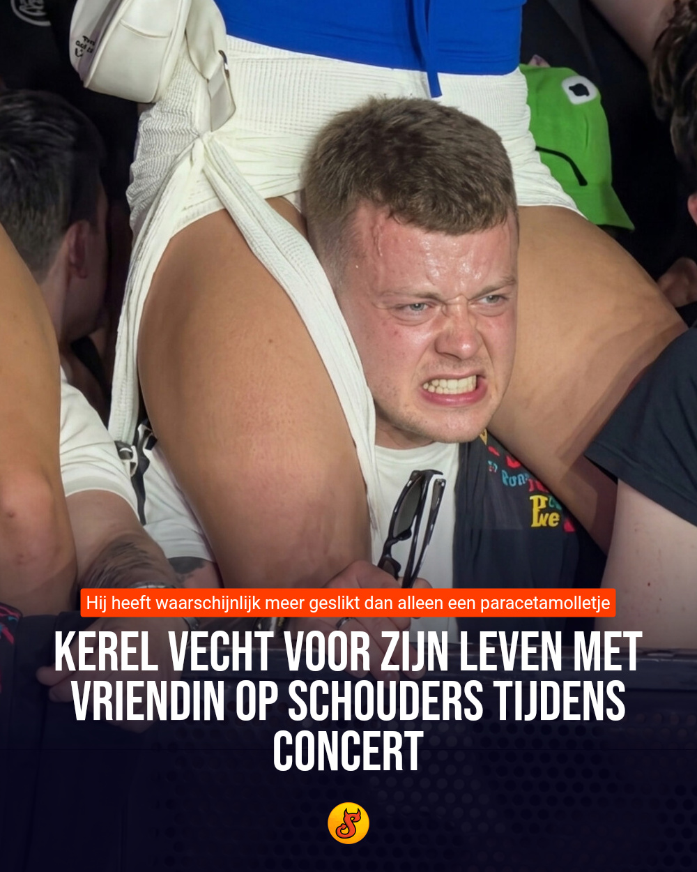 Kerel vecht voor zijn leven met vriendin op schouders tijdens concert