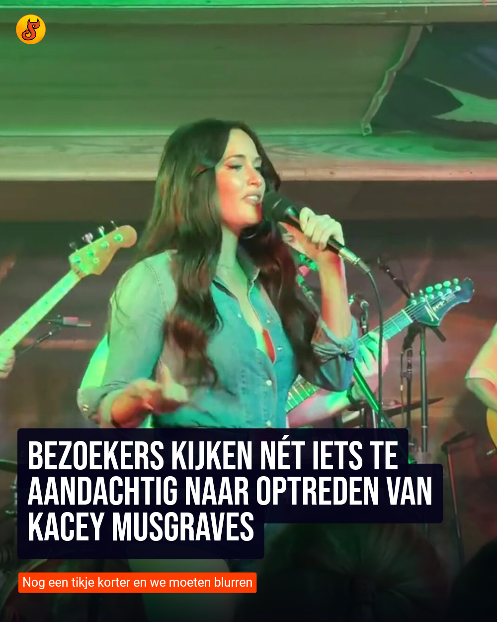 Bezoekers kijken nét iets te aandachtig naar optreden van Kacey Musgraves