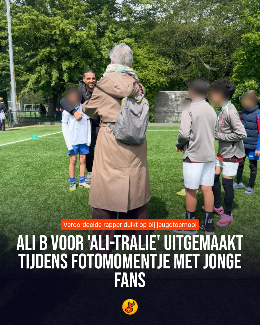 Ali B voor 'Ali-tralie' uitgemaakt tijdens fotomomentje met jonge fans