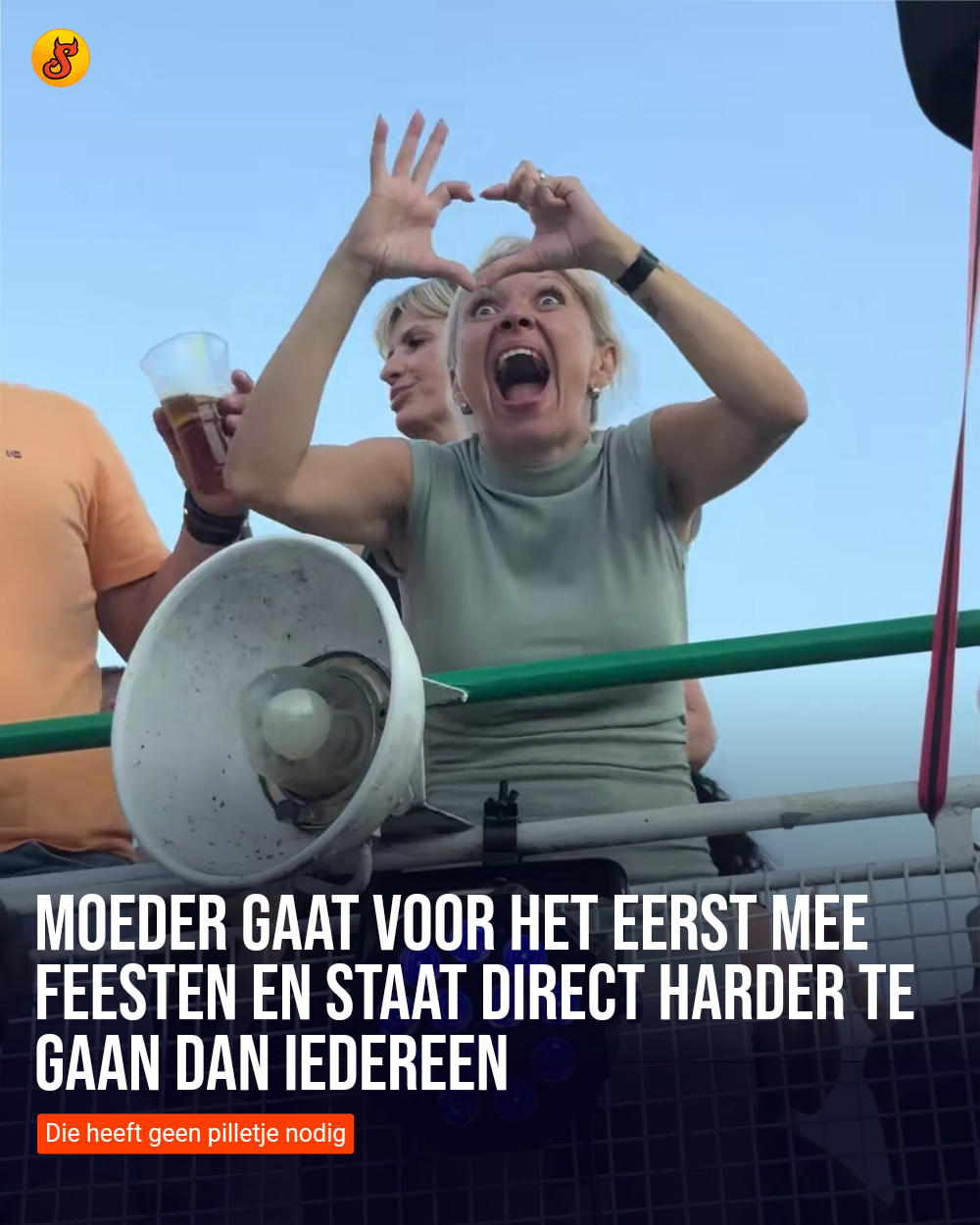Moeder gaat voor het eerst mee feesten en staat direct harder te gaan dan iedereen