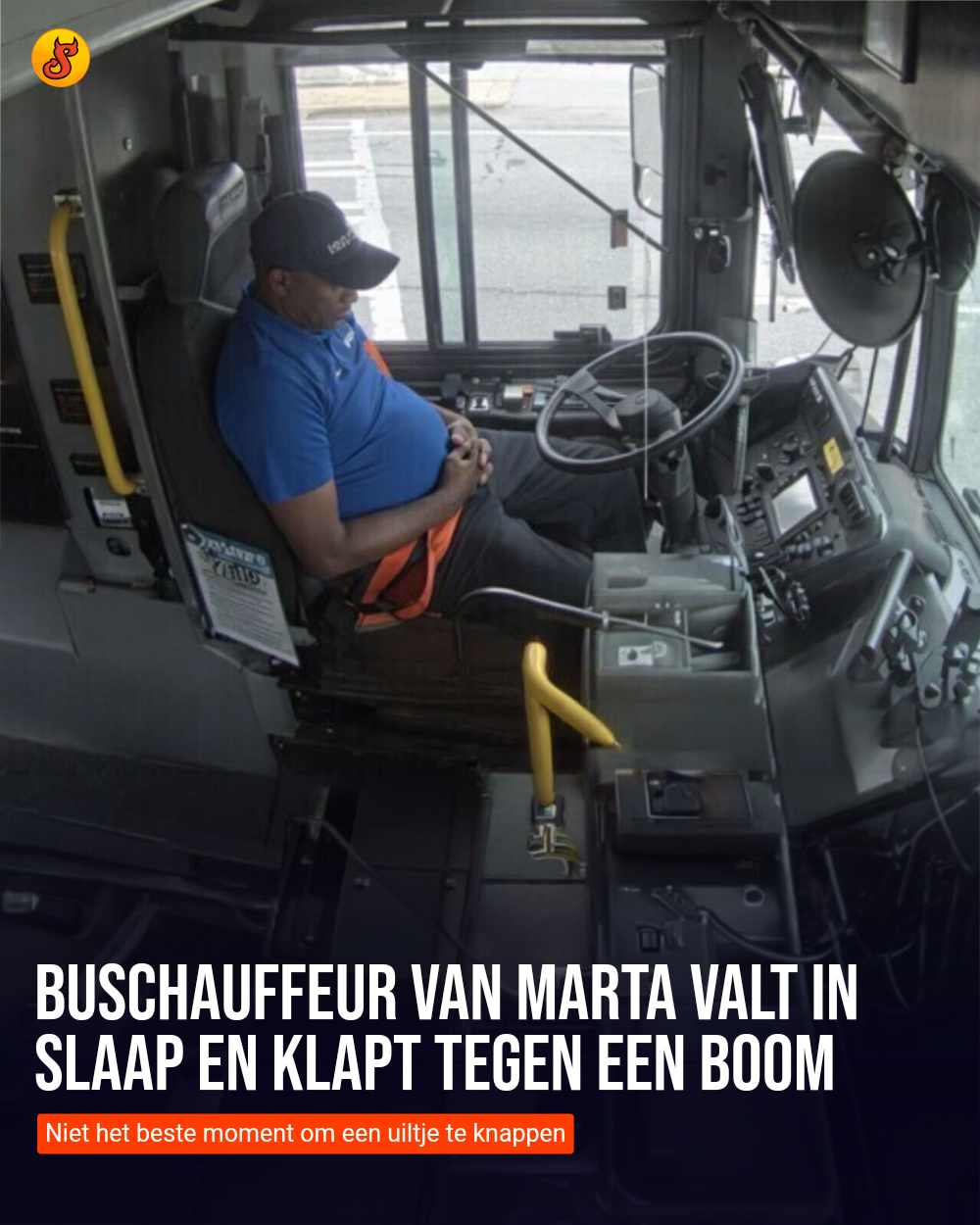 Buschauffeur van MARTA valt in slaap en klapt tegen een boom