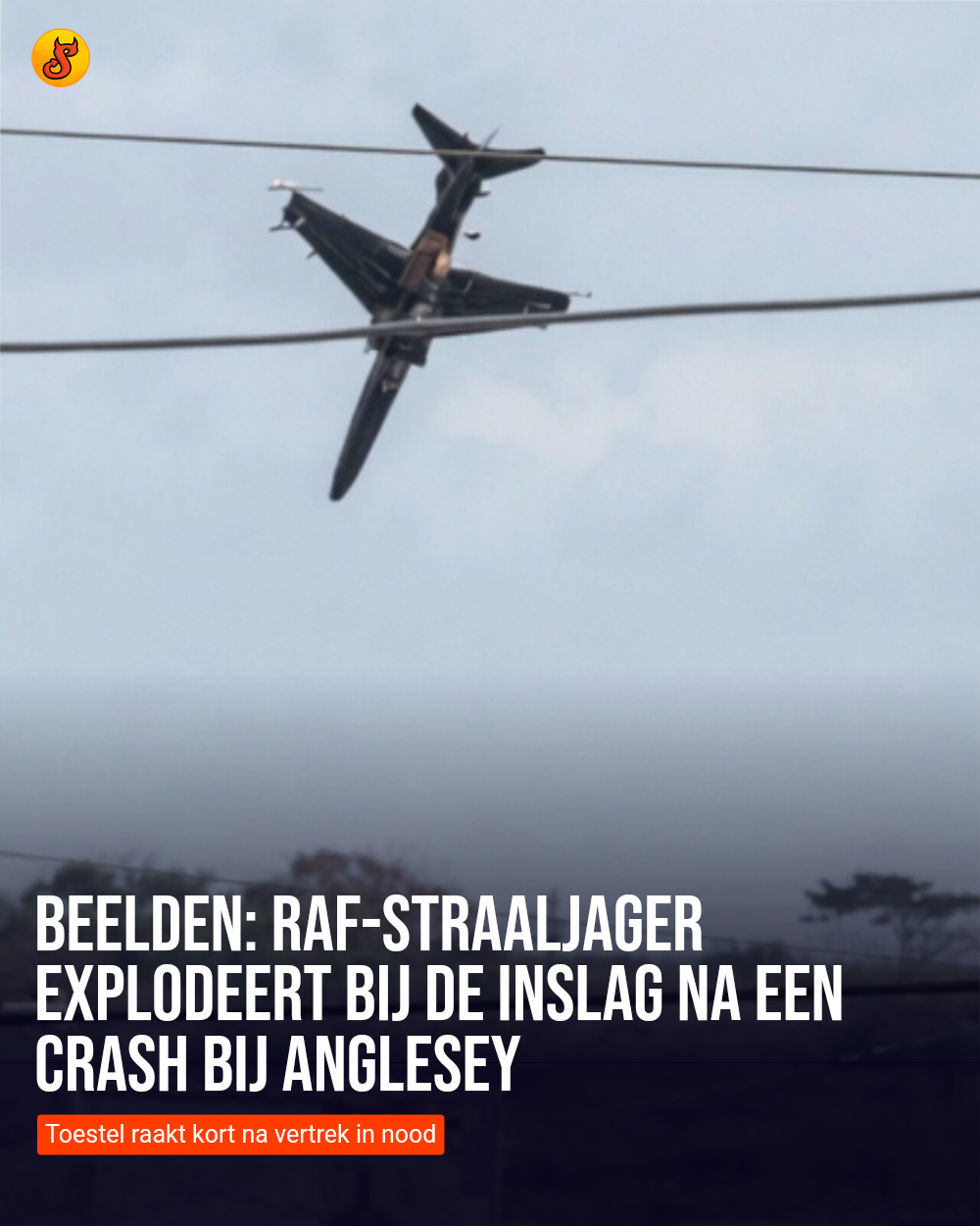Beelden: RAF-straaljager explodeert bij de inslag na een crash bij Anglesey