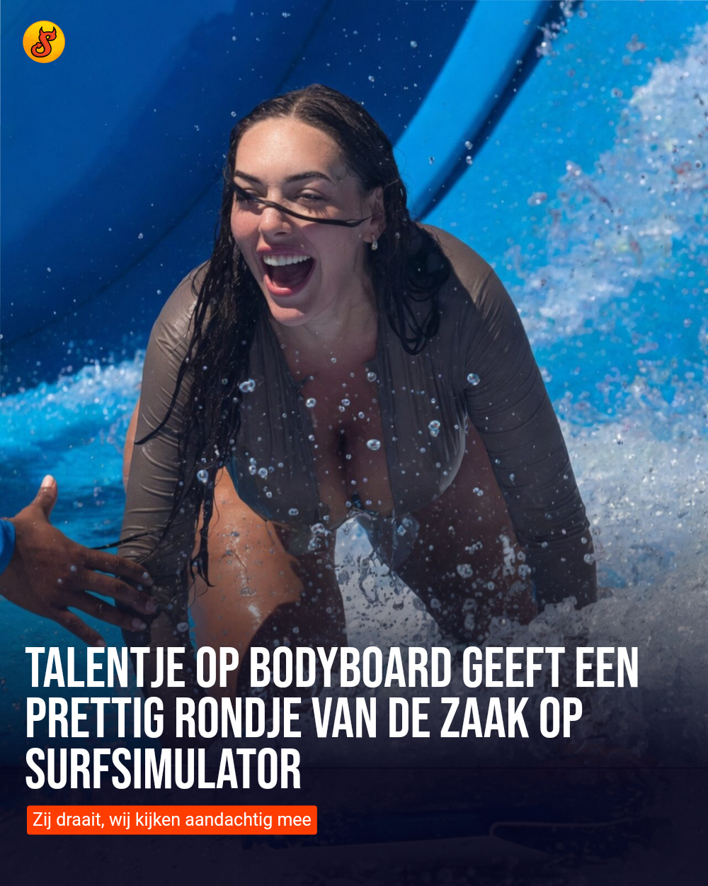Talentje op bodyboard geeft een prettig rondje van de zaak op surfsimulator