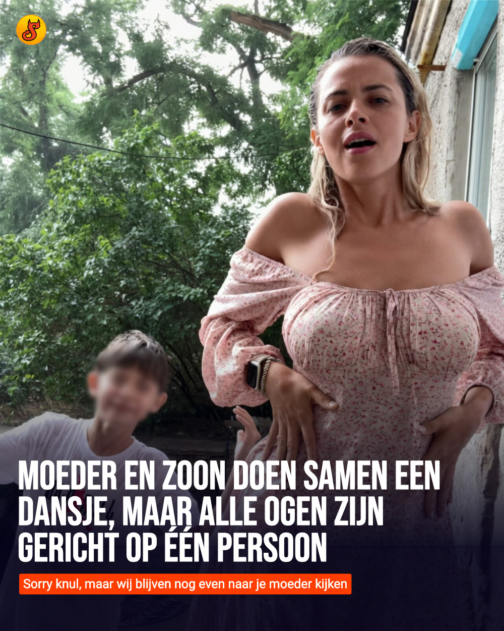 Moeder en zoon doen samen een dansje, maar alle ogen zijn gericht op één persoon