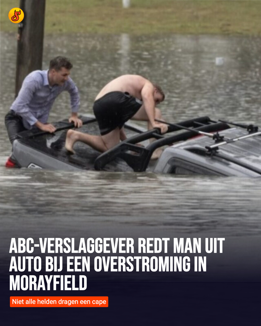 ABC-verslaggever redt man uit auto bij een overstroming in Morayfield