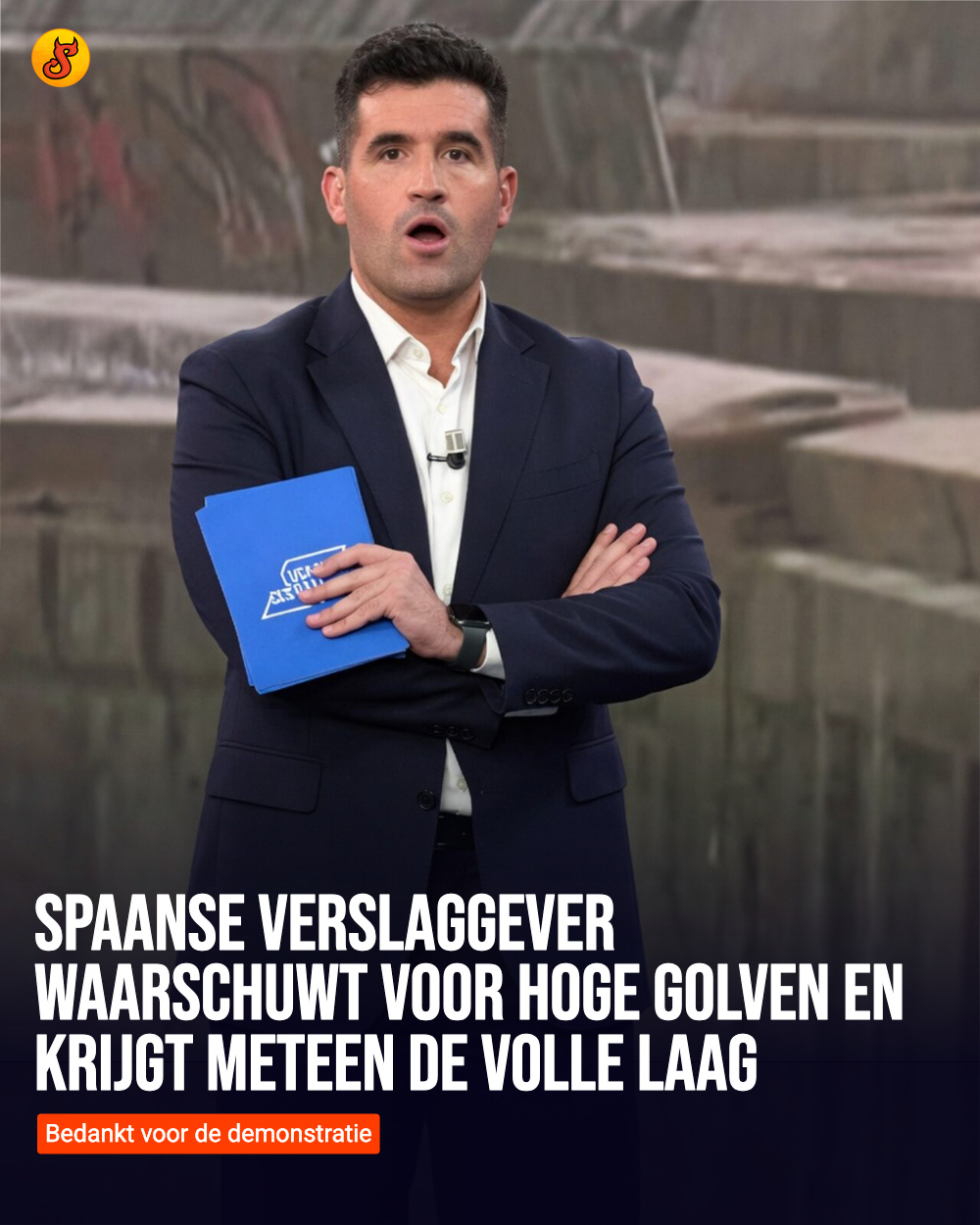 Spaanse verslaggever waarschuwt voor hoge golven en krijgt meteen de volle laag