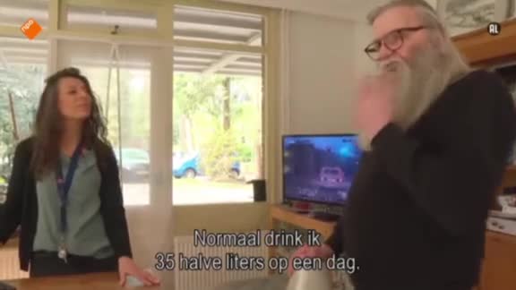 Paultje drinkt 35 halve liters op een dag