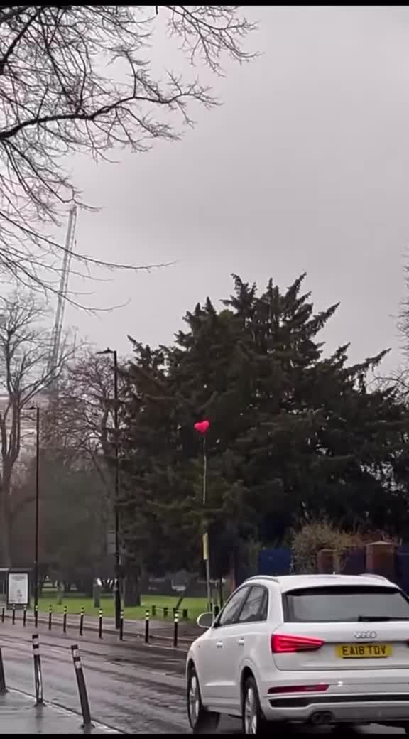 Scooterrijder krijgt gratis ballon