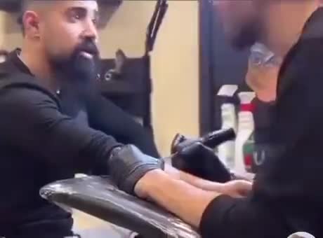 Cursus 'Hoe te gedragen' als je een tattoo laat zetten