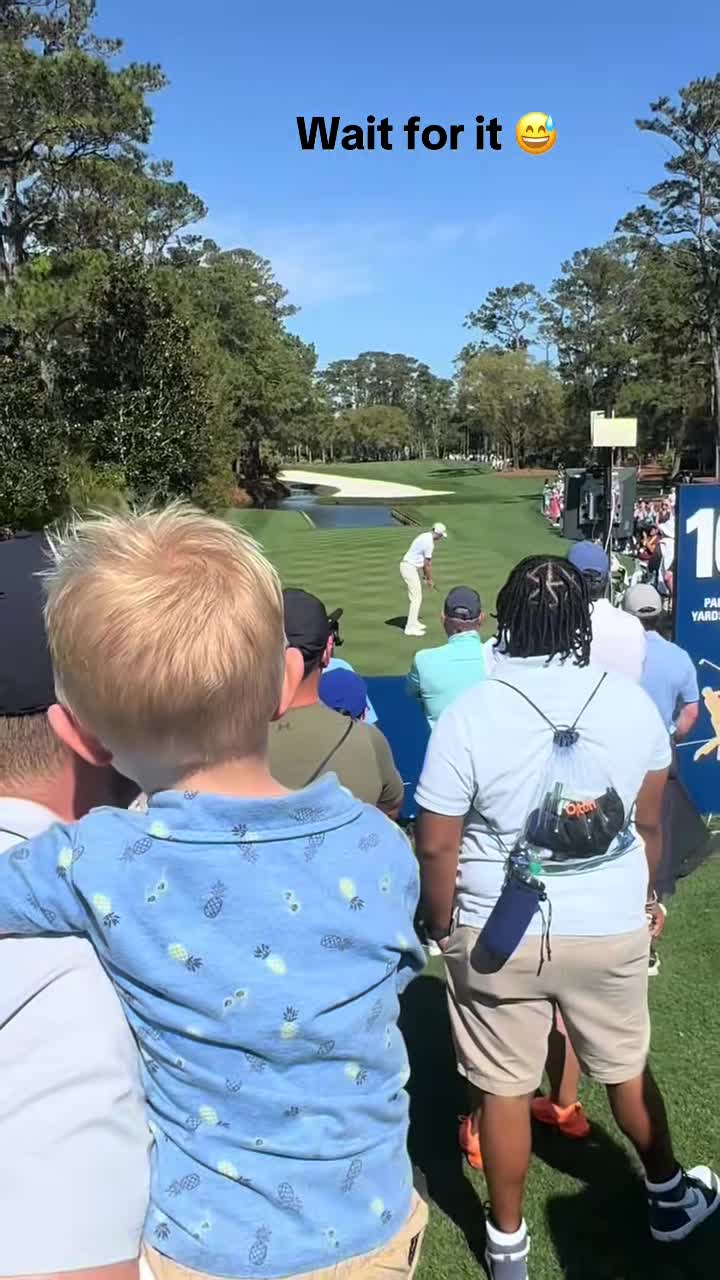 Leuk man, je koter meenemen naar een golftoernooi