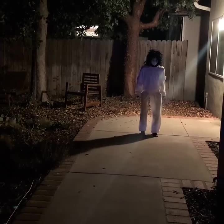 Dit was ongetwijfeld de engste Halloweenrobot van dit jaar