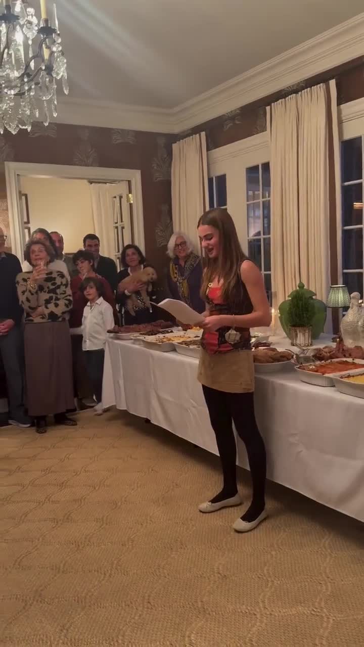 Het bewijs dat er te veel eten op tafel staat tijdens Thanksgiving