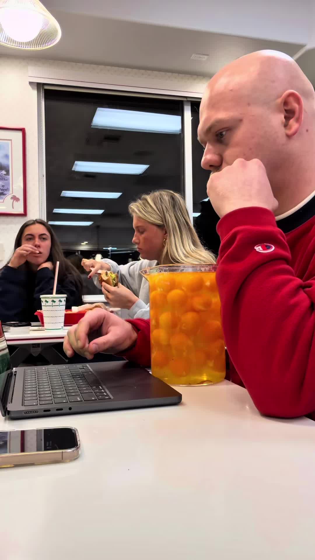 Dit dieet valt bij de omstanders niet zo heel erg lekker