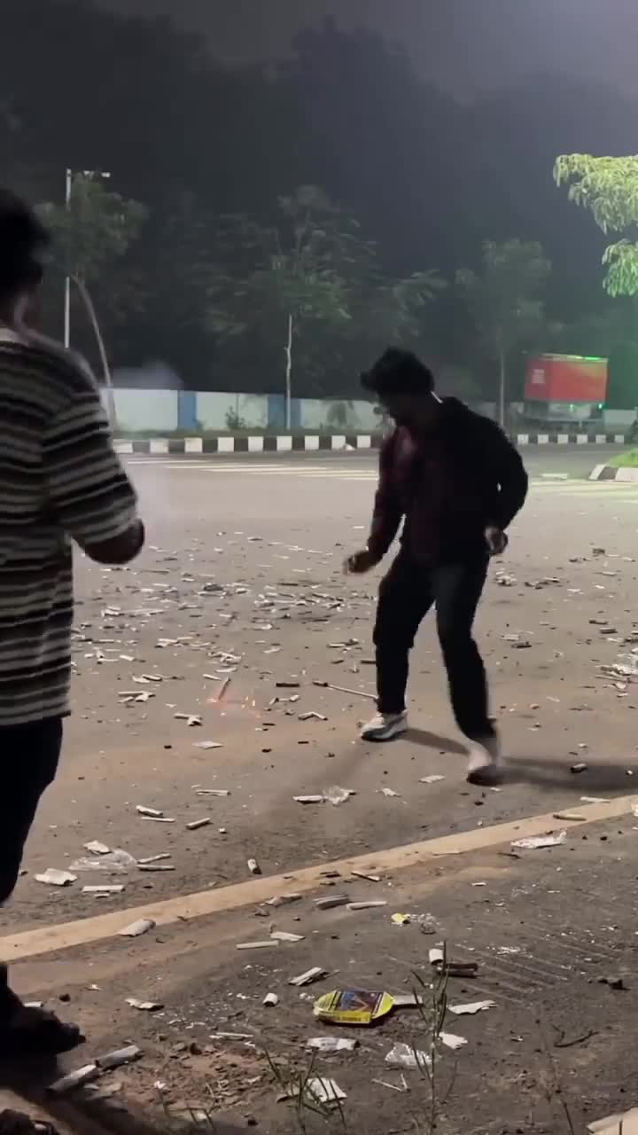 Wel eens een idioot met vuurwerk gezien?