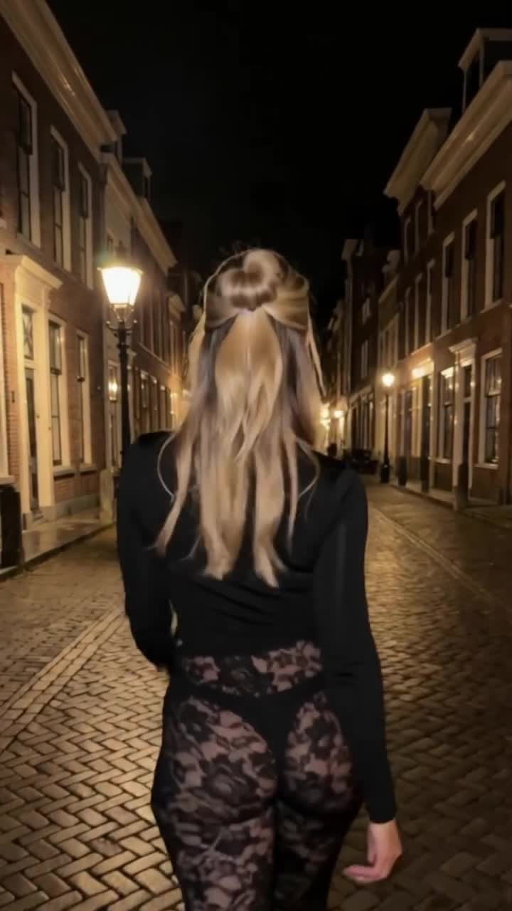 Volgens mij moeten we haar volgen