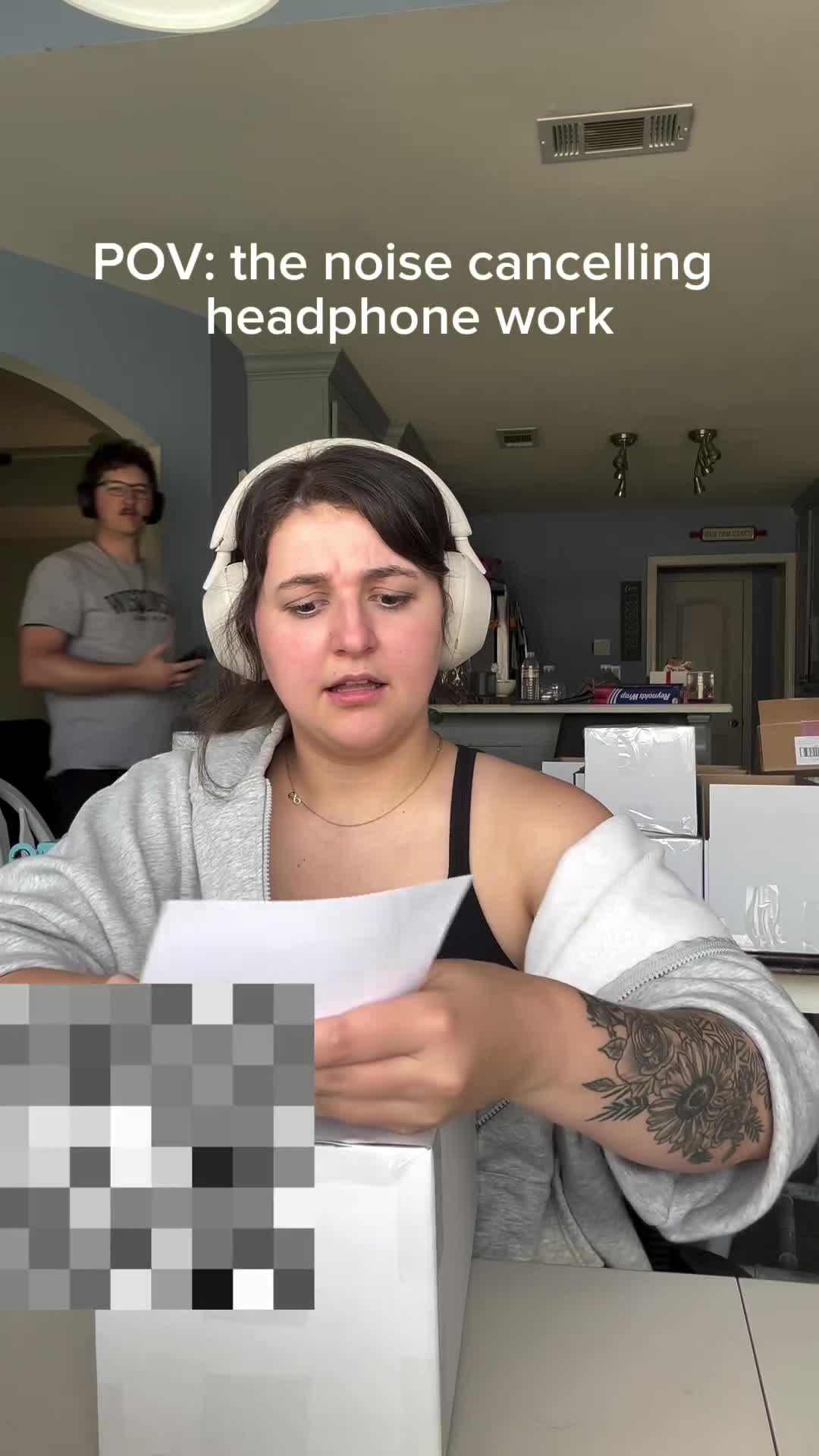 De noise cancelling van deze koptelefoon werkt iets te goed