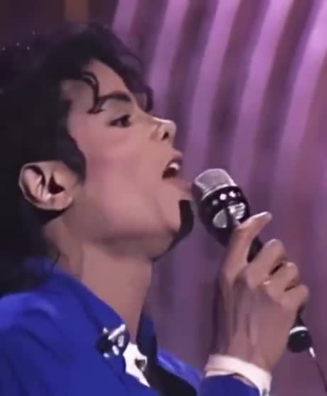 De stem van Michael Jackson zonder achtergrondgeluiden of Auto-Tune