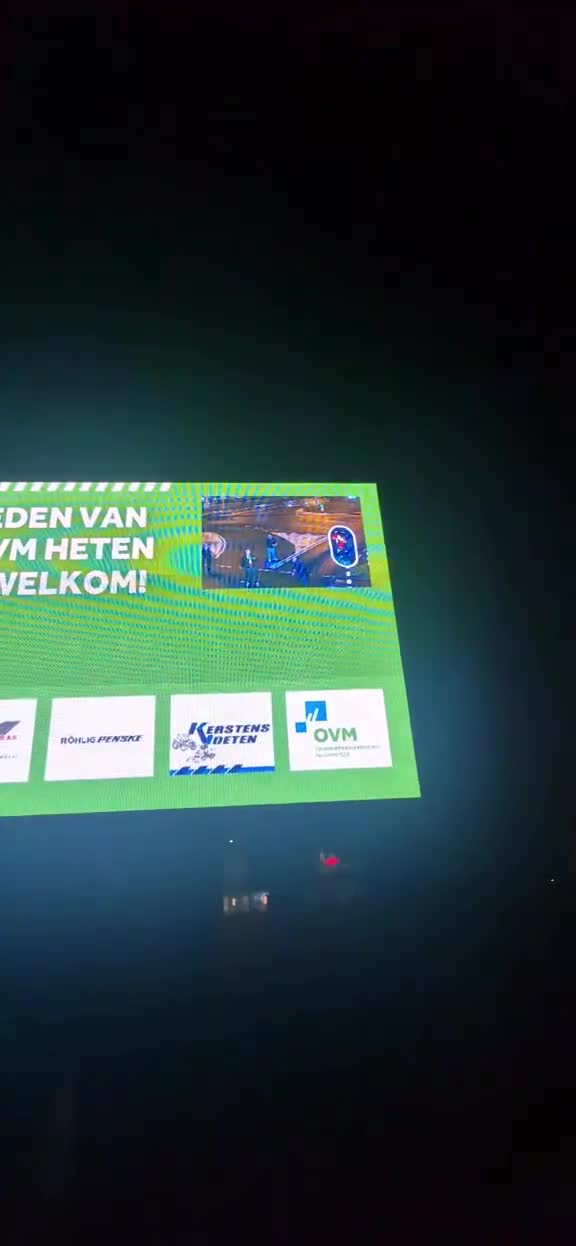 Ondertussen bij een verkeersbord met camera