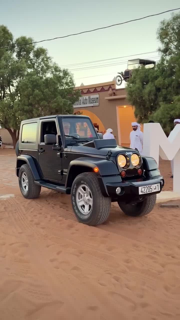 Gewoon even flexen met je eenpersoons Jeep