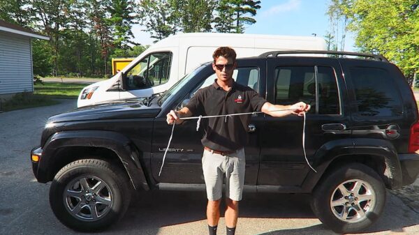 Skoften How to: een auto 'openbreken' met een schoenveter