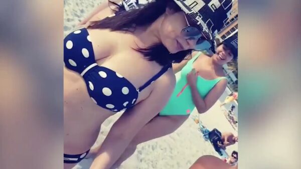 Twee vrouwen ontdekken hoe ze slagroom moeten maken