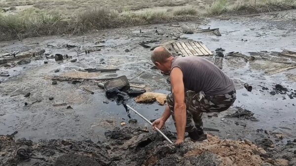 Feelgoodvideo van de dag: hond gered uit ranzige oliesloot