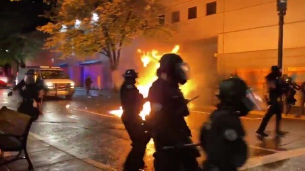 Chaos na vrijspraak agenten in Breonna Taylor-zaak, 2 agenten neergeschoten in Louisville