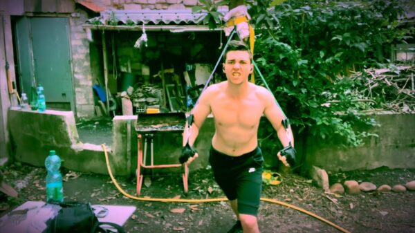 Fitnessbink komt erachter dat je een elastiek NOOIT kunt vertrouwen