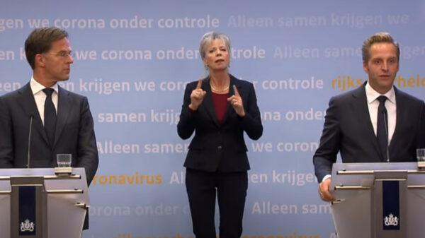 Lijst nieuwe coronamaatregelen 'uitgelekt': lege voetbalstadions en kroegen eerder dicht