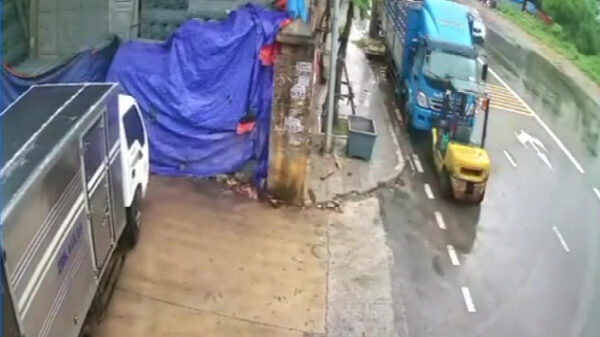 Keurige parkeerskills: deze bestuurder heeft ze