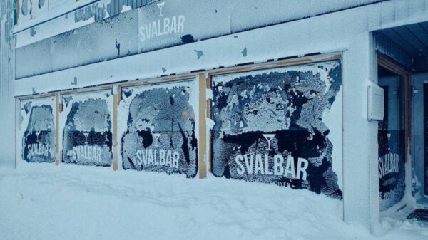 Niet bang voor kou en ijsberen? Word kroegbaas op de Noordpool!