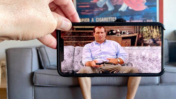 Creatief met telefoons: deze kunstenaar is het