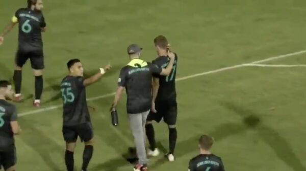 Spelers San Diego Loyal lopen veld af na racistische en homofobe uitlatingen van tegenstanders