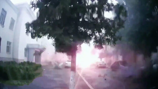 Inslaan van clusterbom in 'Nagorno-Karabach' op dashcam vastgelegd