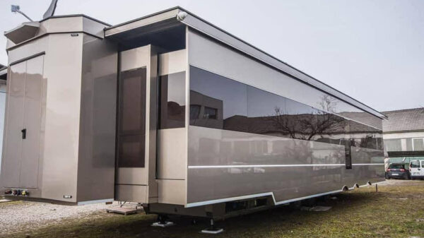 Met deze caravan willen wij best een paar weekjes op vakantie