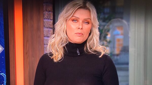 Het iets té doorzichtige truitje van Bridget kreeg vanavond alle aandacht op social media