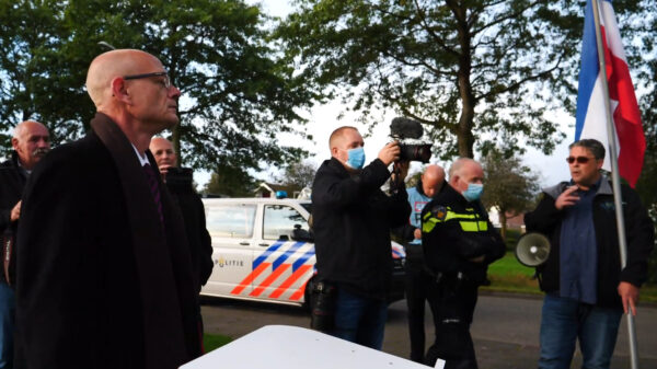 Zoon van viruswappie Wolvega voert actie tegen vader en wordt bedreigd met rechtszaak